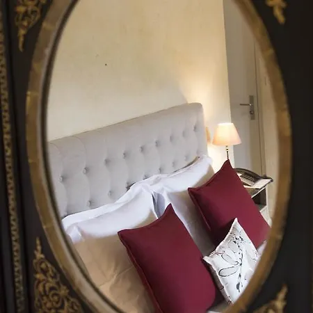 Logis Les Hospitaliers Hotel
