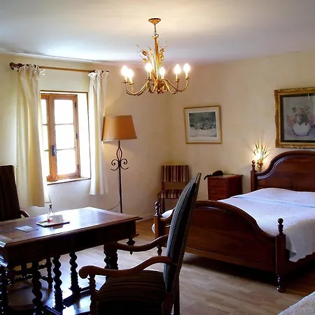 Logis Les Hospitaliers Hotel